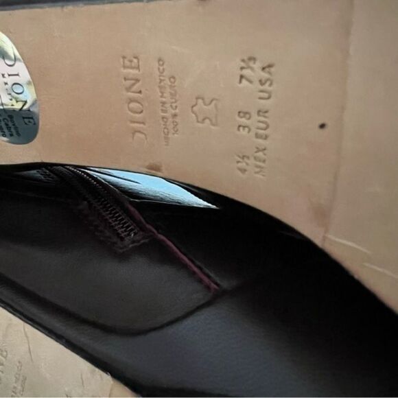 Dione plum Leather high heels platform booties 4.5” Heel 1.5” Platform size 7.5. - Picture 7 of 7
